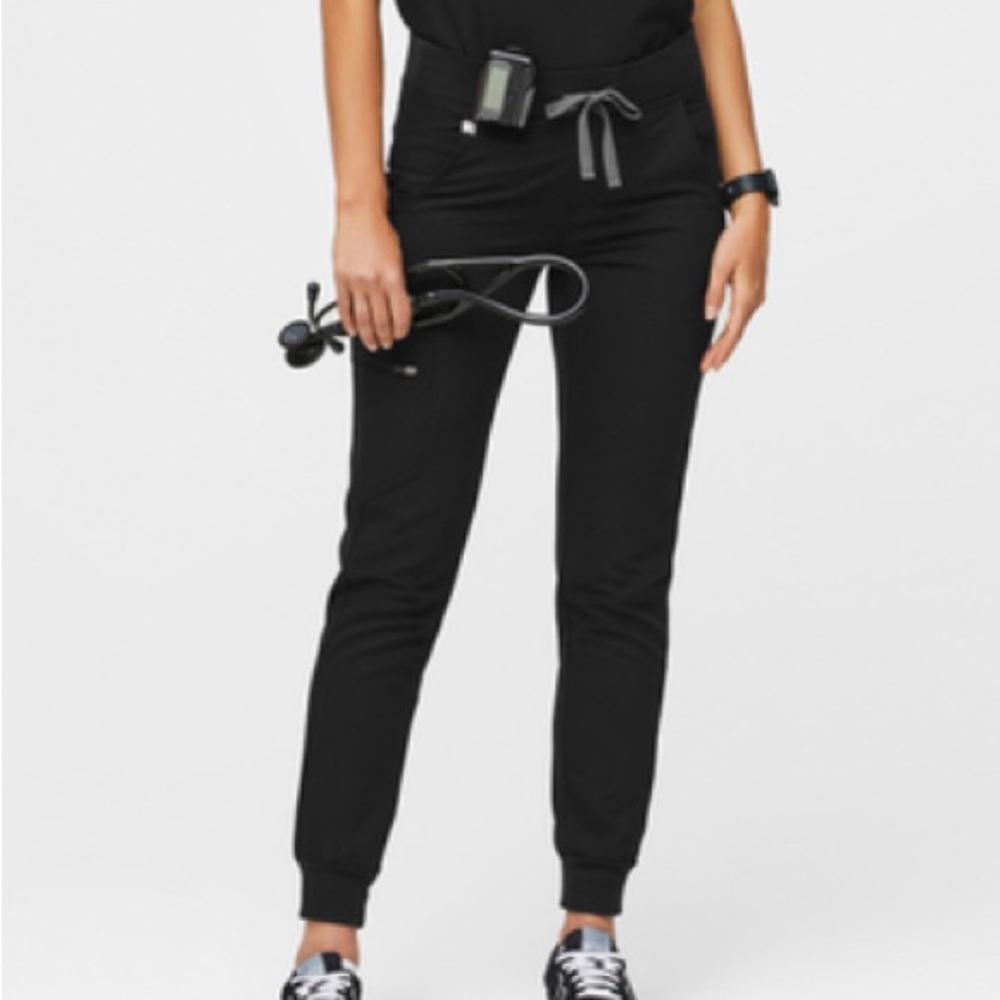 Figs black jogger scrub pants size Large Petite